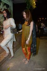 Suzanne Roshan at Farah Ali Khan store 1st anniversary in Bandra, Mumbai on 22nd Oct 2011 (76).JPG